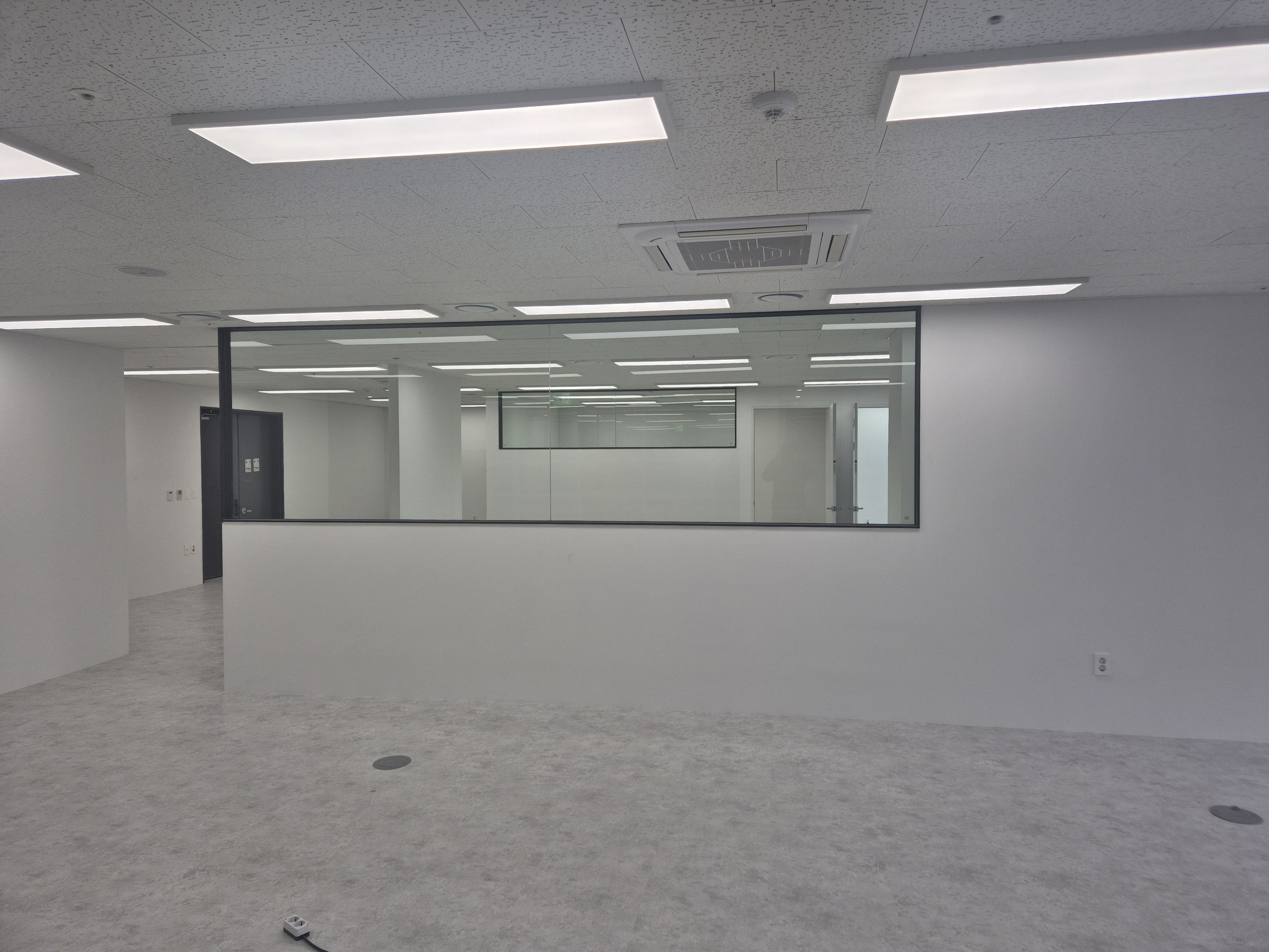 광교지식산업센타유리칸막이