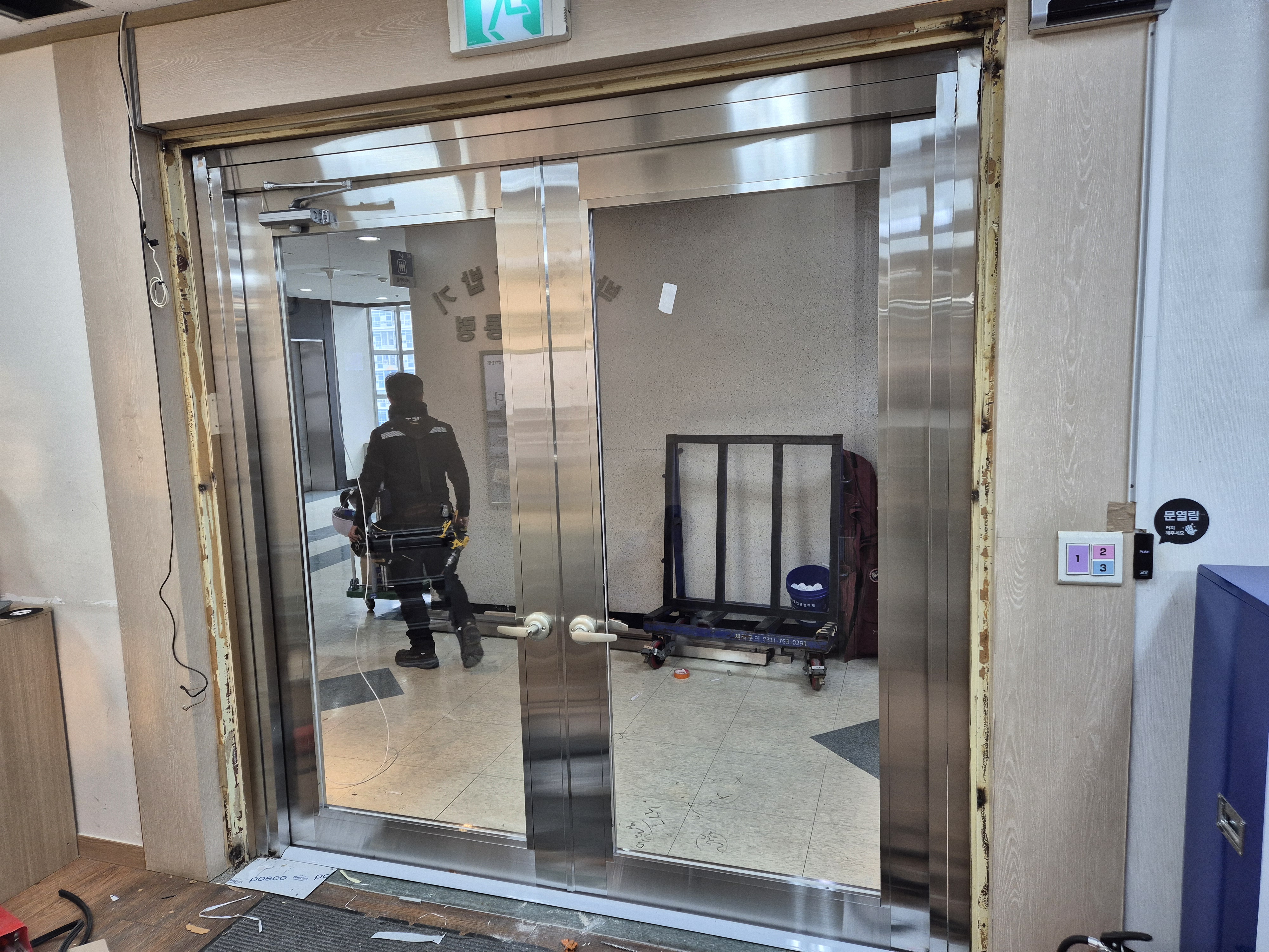 가산동스텐양개방화유리문설치