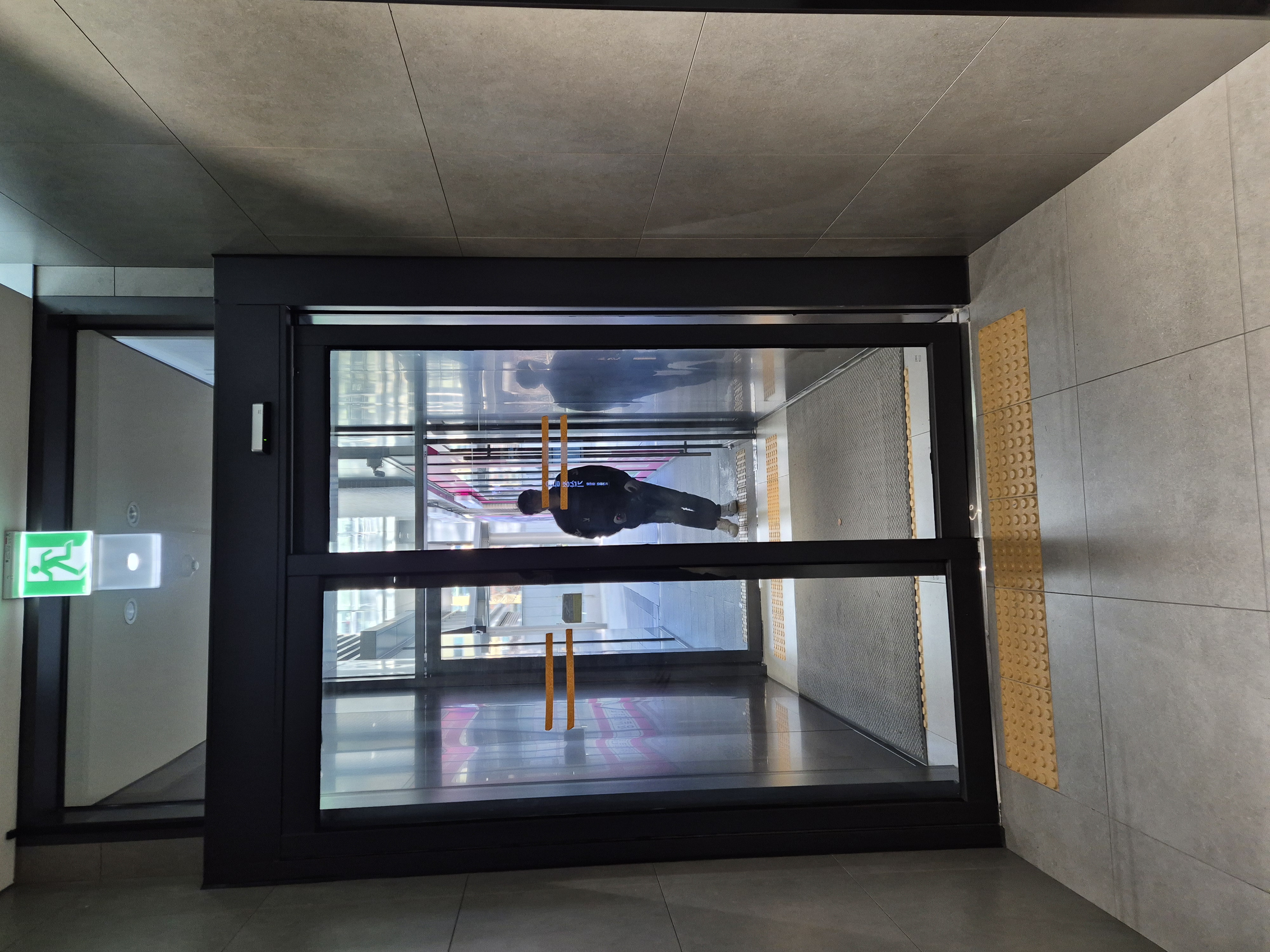 문래동 지식산업센터 블랙스텐패닉 자동문설치