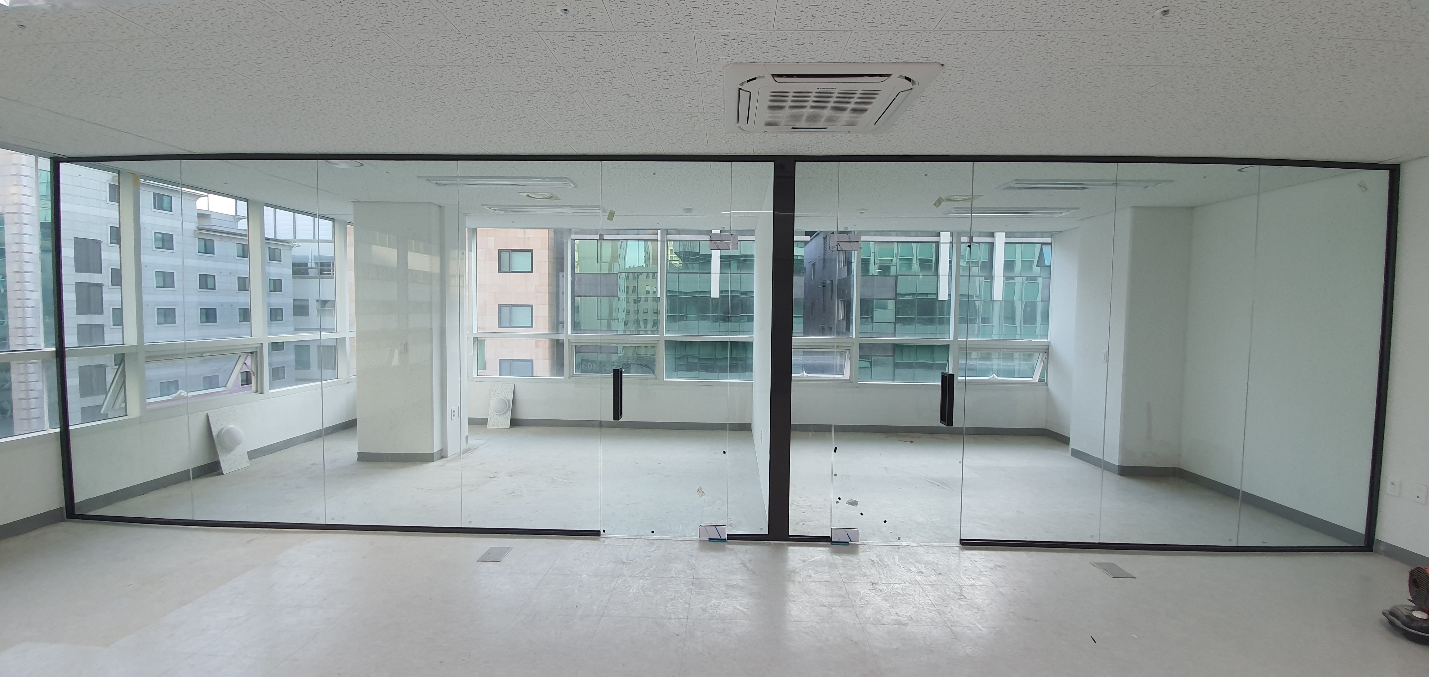시흥시 지식산업센터 사무실 통유리파티션