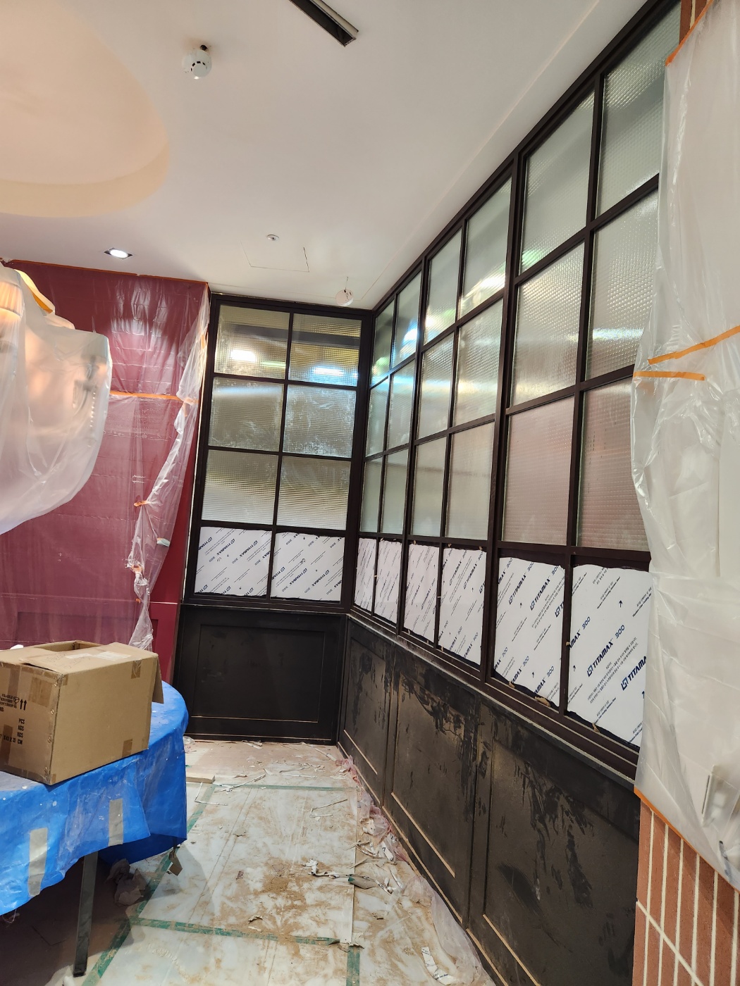 창원웨딩홀갈바후레임도장유리파티션