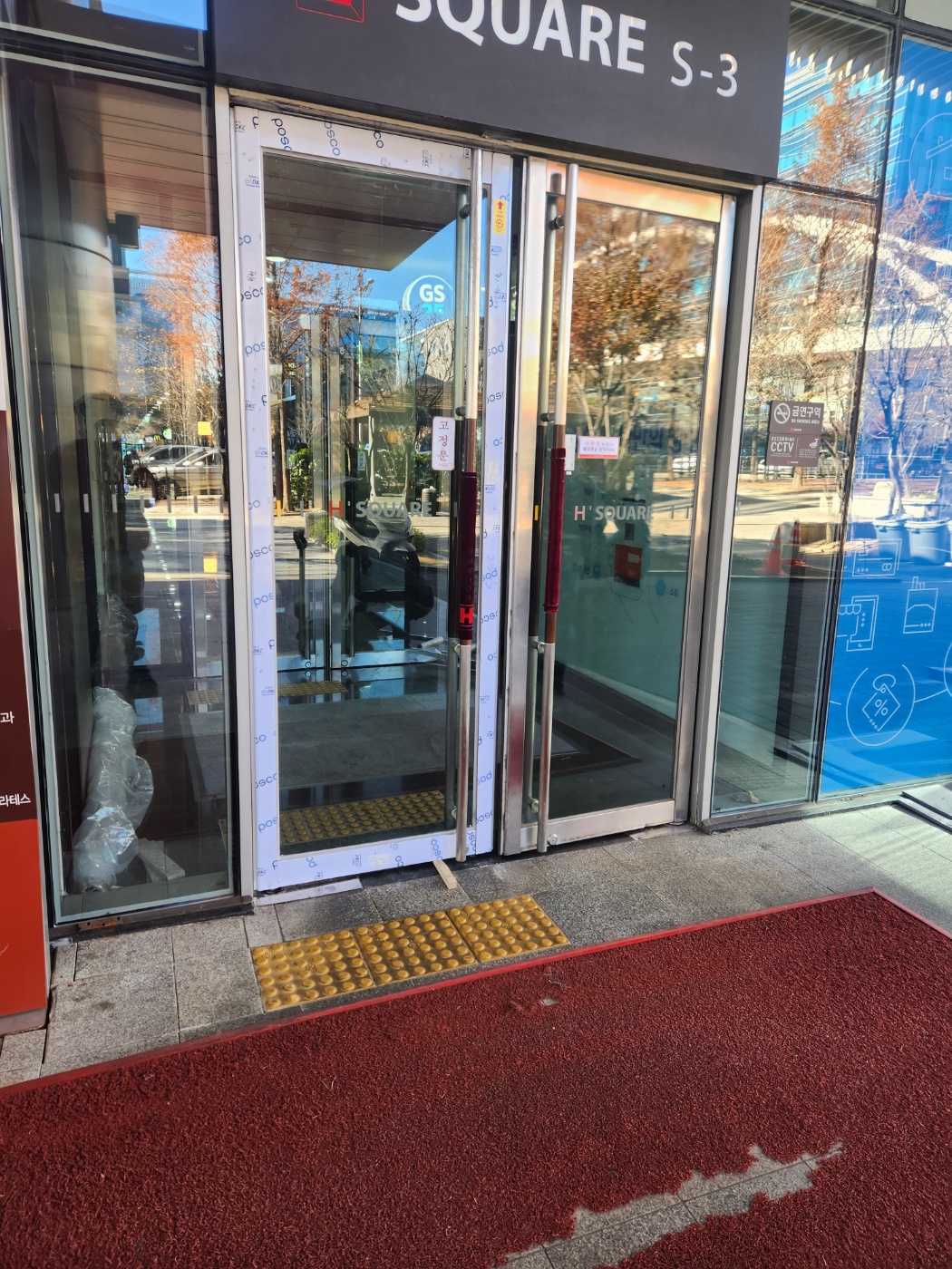 광교쇼핑몰방풍실세이프도어설치