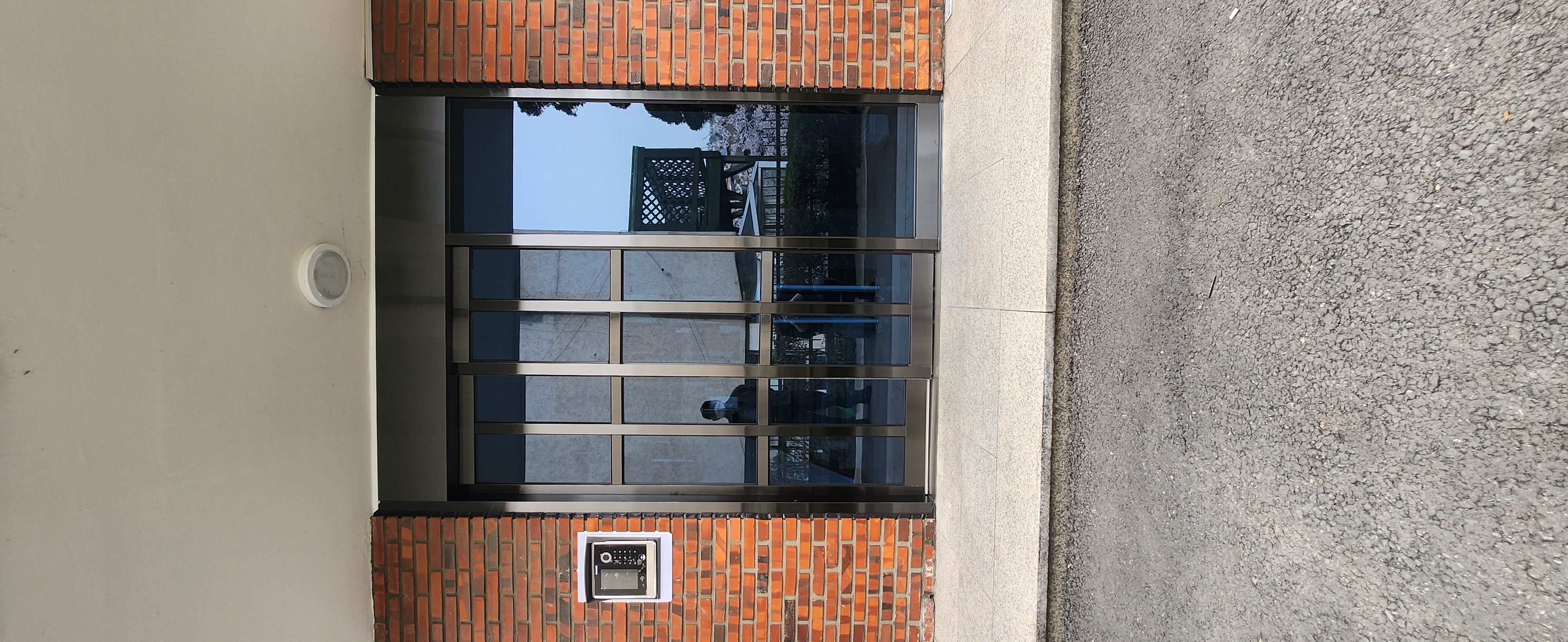 한남동 빌라 현관 자동문