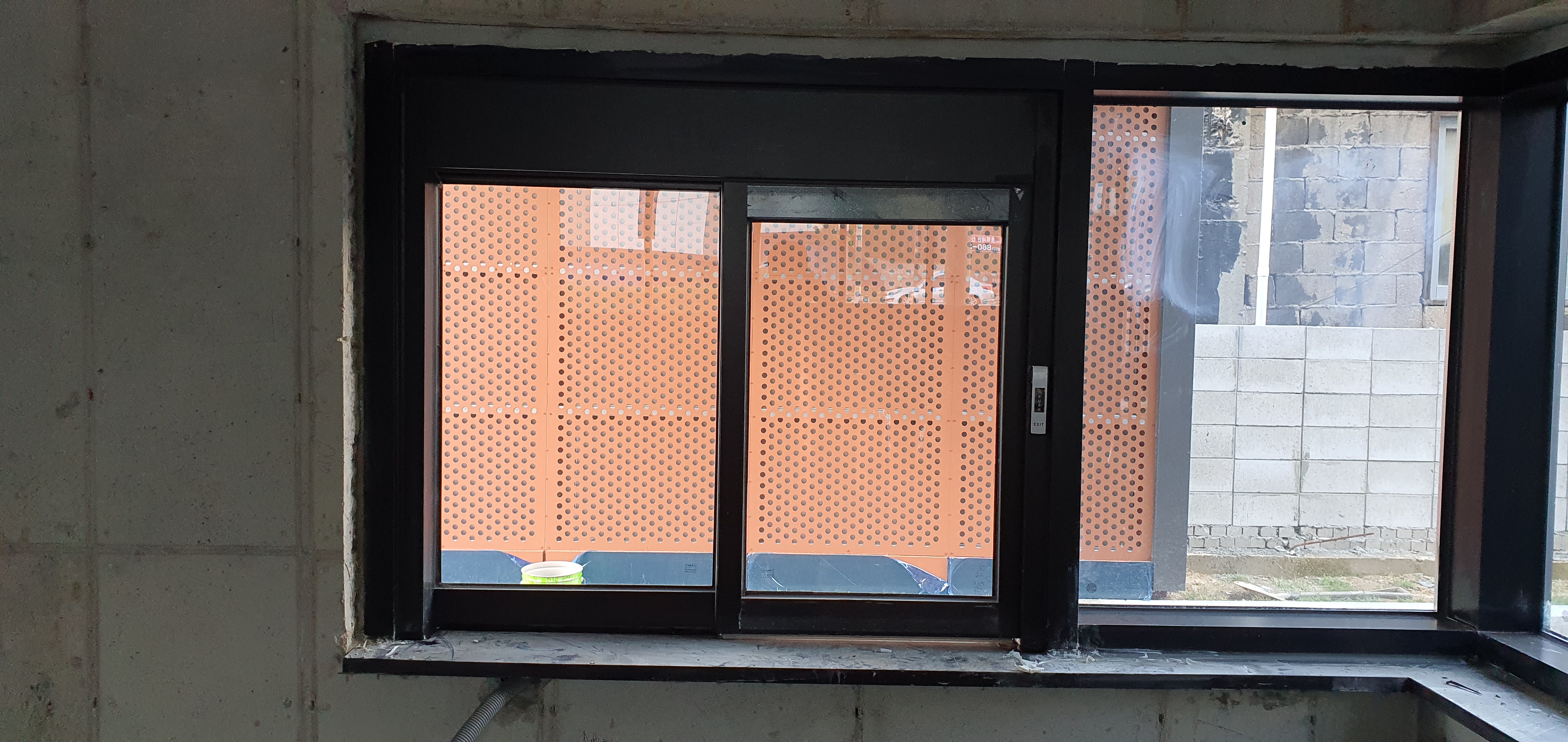 스타벅스 인천 드라이브인스루 소형자동문