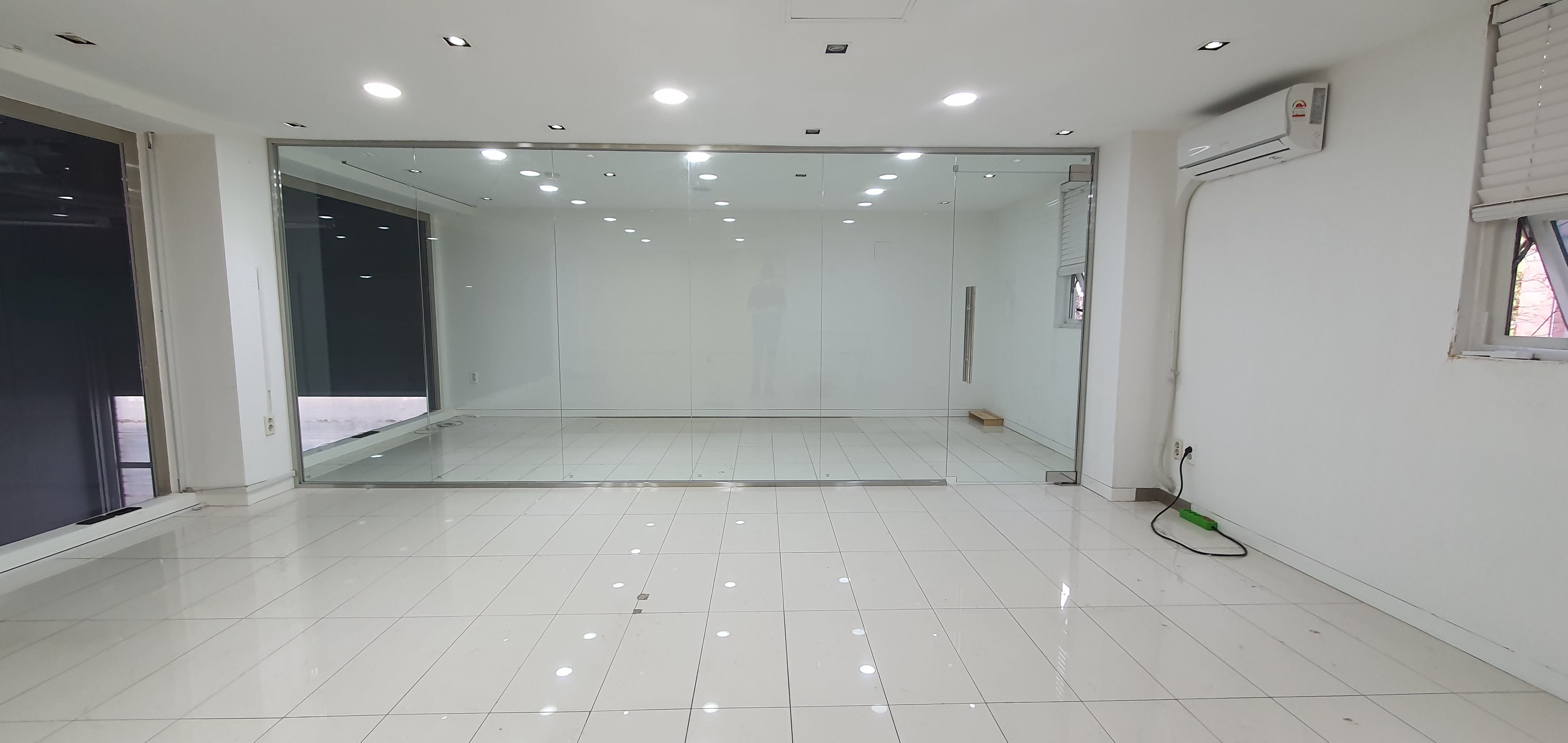 수원 카센타 고객휴게실 유리파티션