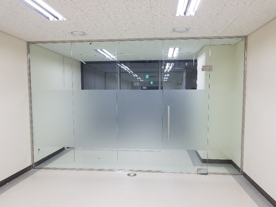 강남 지식산업센터 사무실 유리파티션
